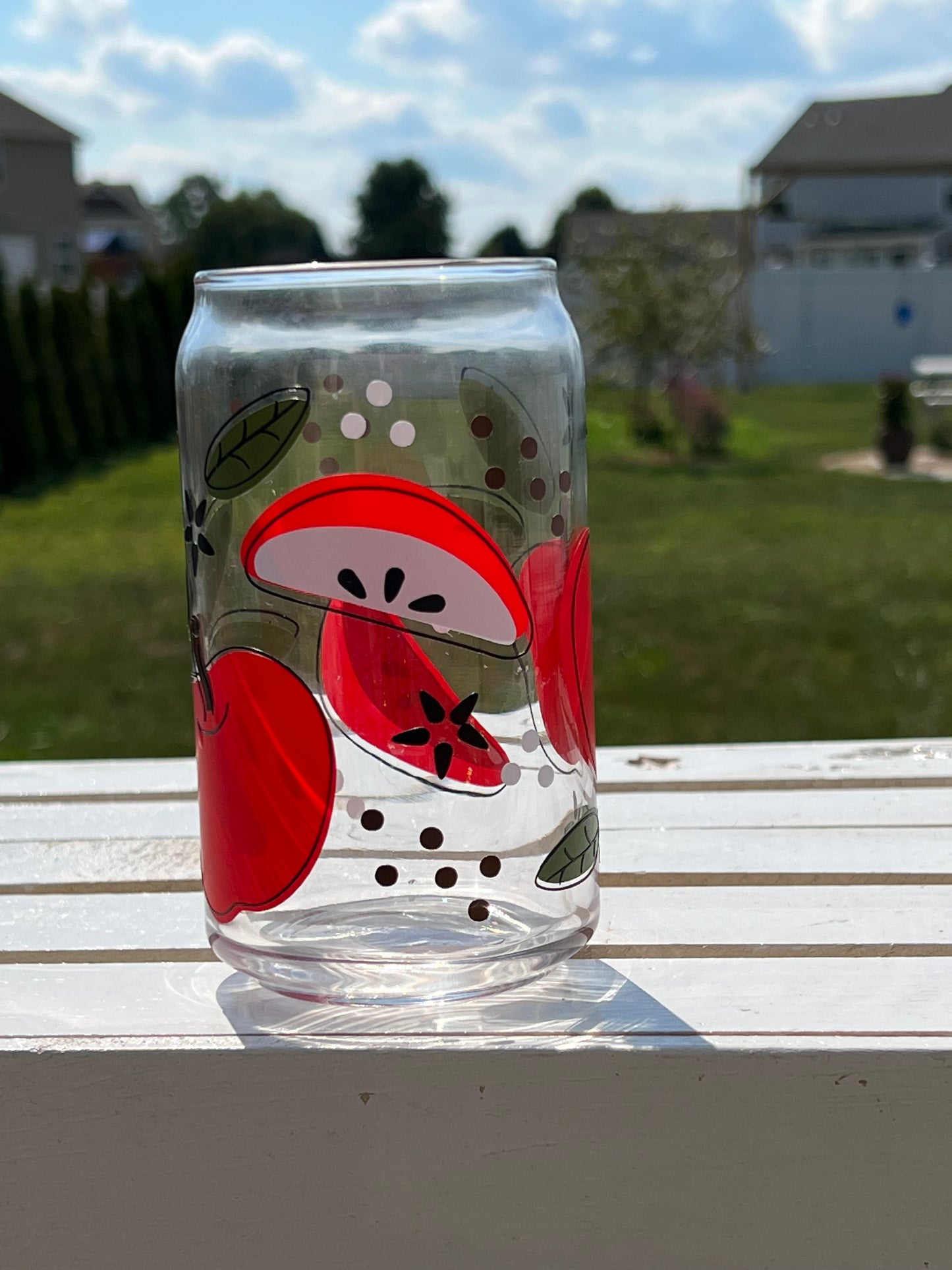 Apple slices beer can glass