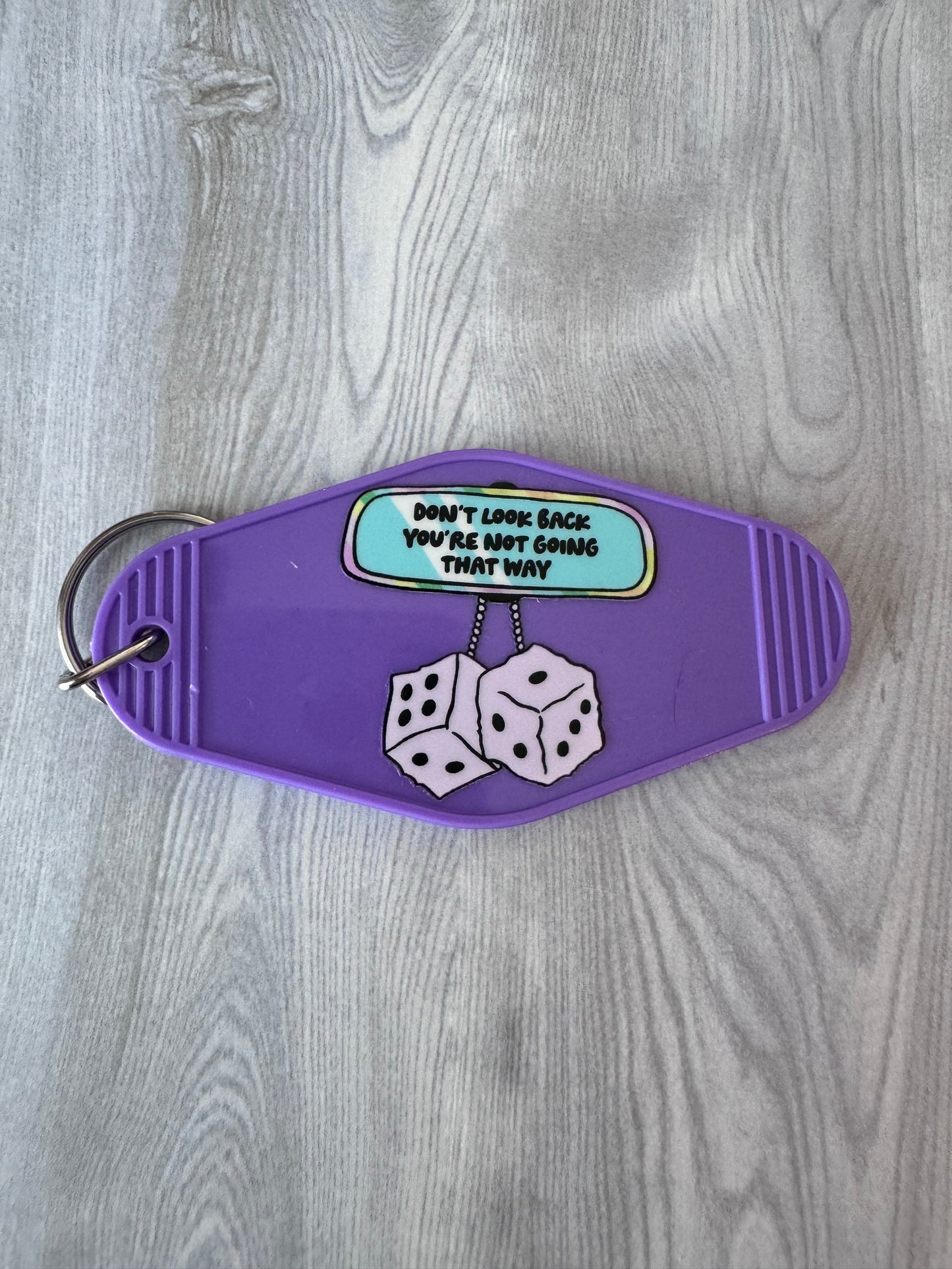 Don’t look back retro motel keychain