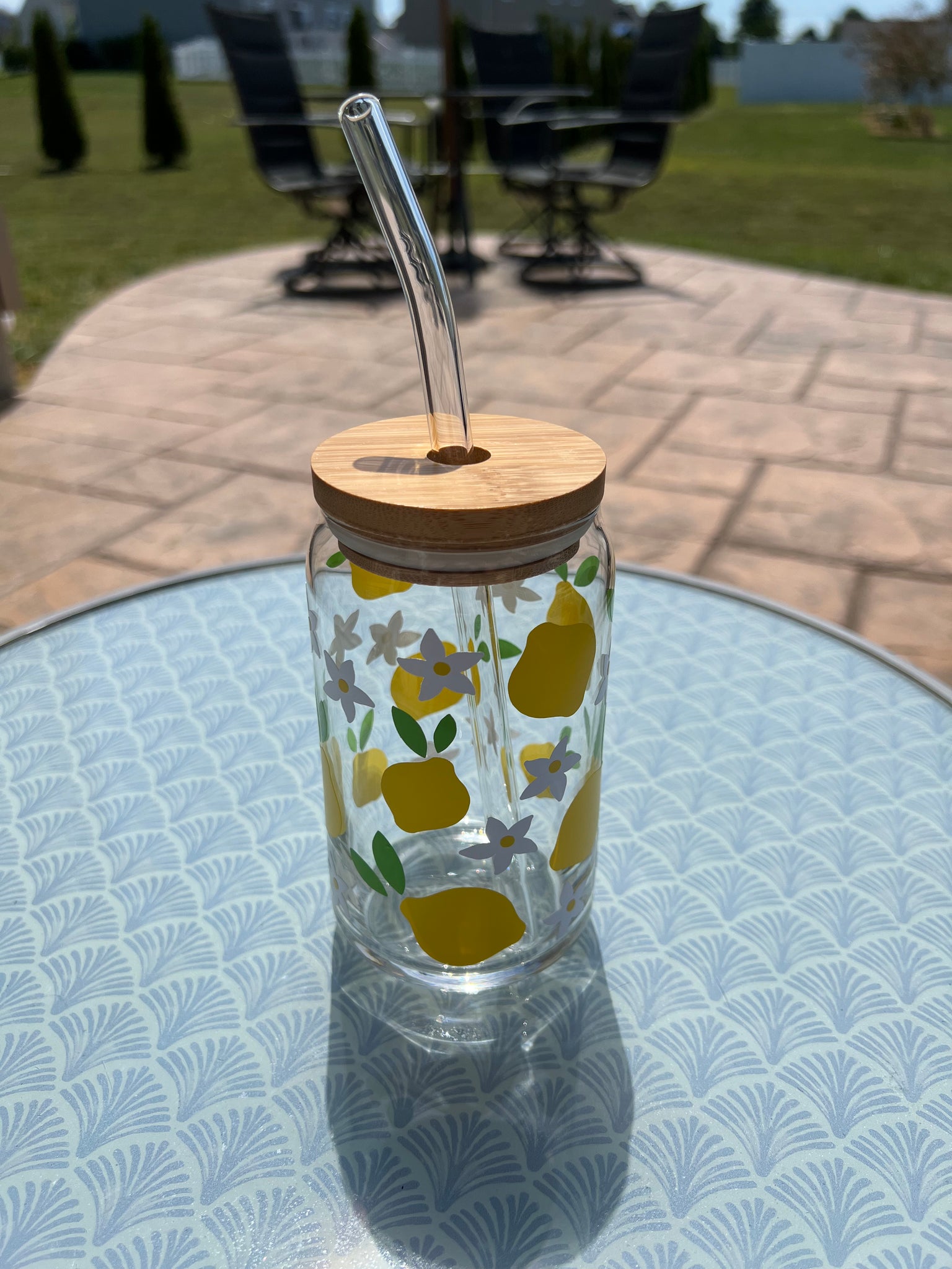 Lemon and floral beer can glass – Olivia Reagan Designs